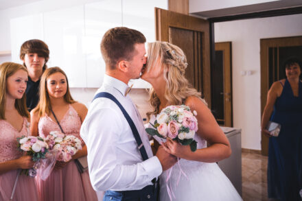 Svatební příběh Denči a Jardy v Rakové - Svatební fotograf Radek Vandra