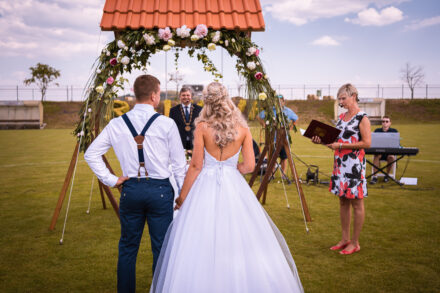 Svatební příběh Denči a Jardy v Rakové - Svatební fotograf Radek Vandra
