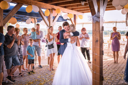 Svatební příběh Denči a Jardy v Rakové - Svatební fotograf Radek Vandra